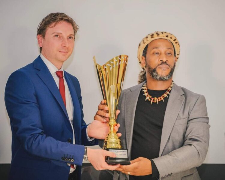 Imboni Dr Uzwi-Lezwe Radebe, Global Spirituality Award Recipient arrives to a hero’s welcome in South Africa