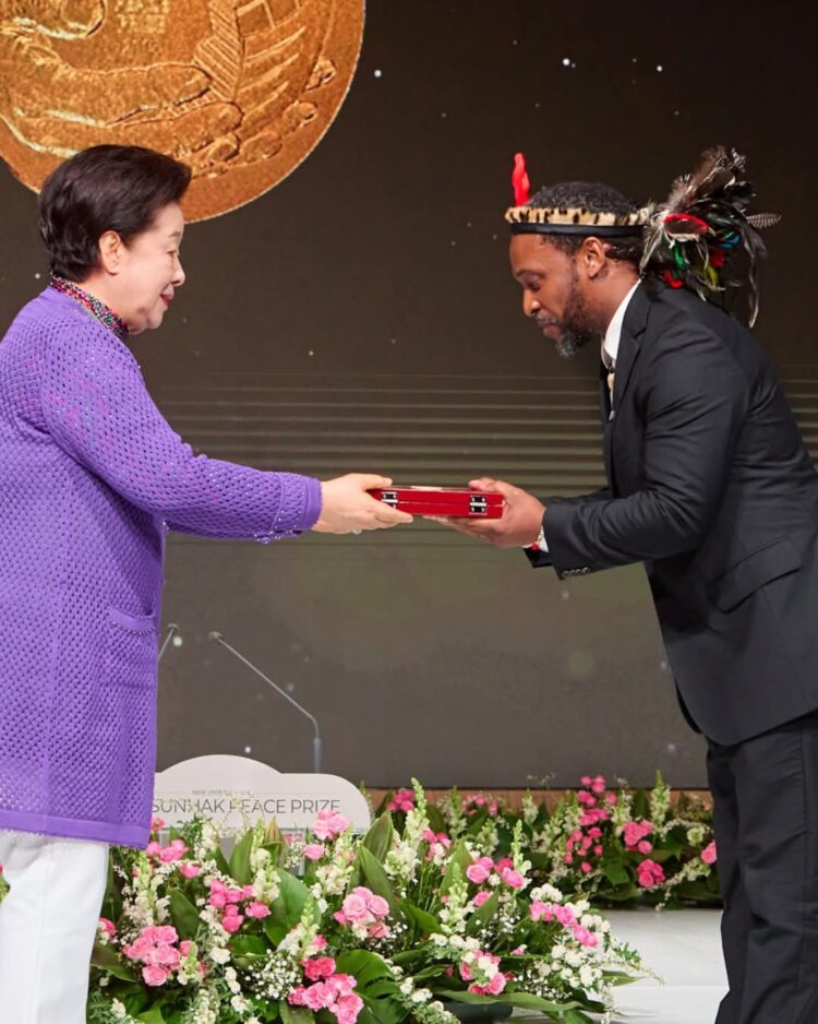 Imboni Dr uZwi-Lezwe Radebe honored at the 10th Sunhak Peace Prize Ceremony in Seoul, Korea